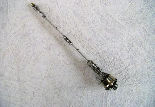 УВ-16 лампа бегущей волны фото 2 УВ-16 лампа бегущей волны фото 2