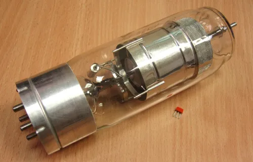 ТГИ1-325/16 тиратрон импульсный модуляторный фото 2 ТГИ1-325/16 тиратрон импульсный модуляторный фото 2